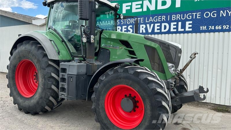 Fendt 828 Vario SCR Profi Traktory