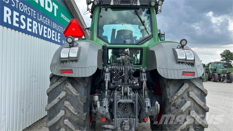 Fendt 828 Vario SCR Profi Plus Traktory