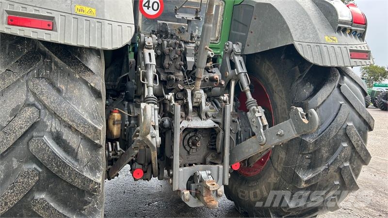 Fendt 828 Vario SCR Profi Plus Traktory