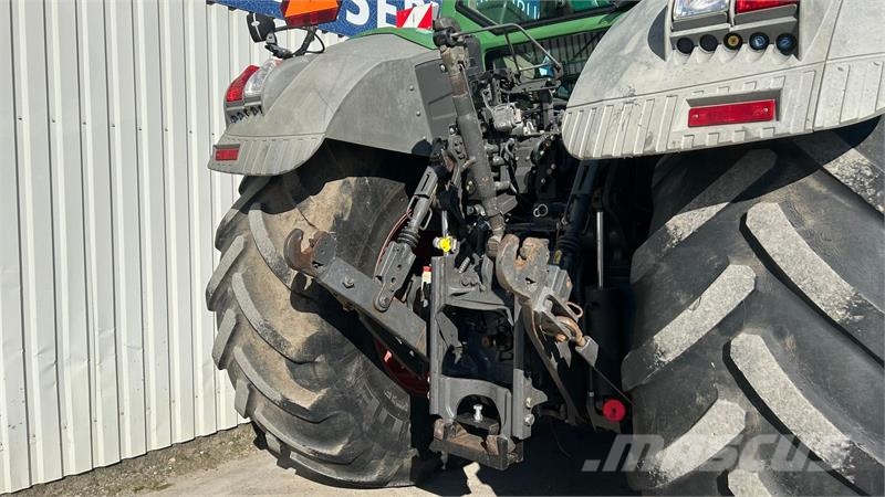 Fendt 828 Vario SCR Profi Plus Traktory