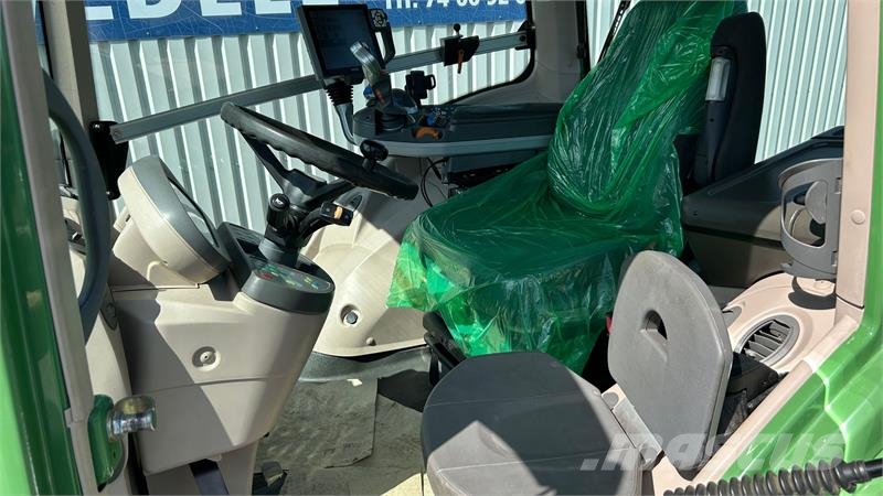 Fendt 927 Vario S4 Profi Plus Traktory