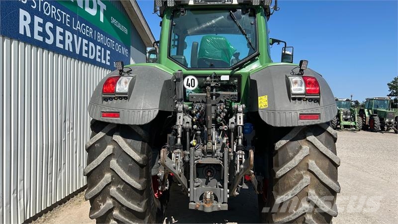 Fendt 927 Vario S4 Profi Plus Traktory