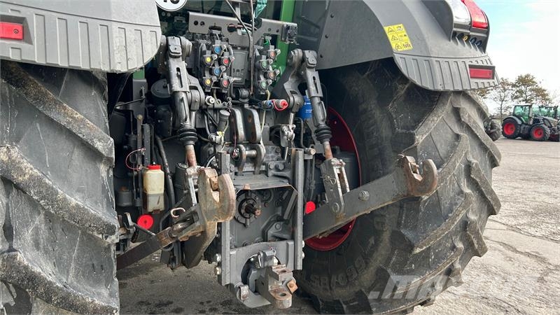 Fendt 927 Vario S4 Profi Plus Traktoren