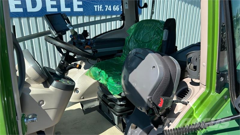 Fendt 933 Vario S4 Profi Plus Med Front PTO Traktory
