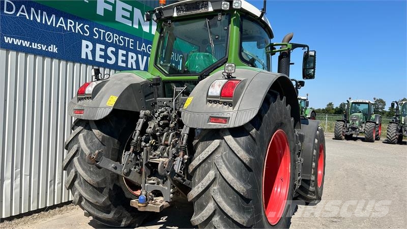 Fendt 933 Vario S4 Profi Plus Med Front PTO Traktory