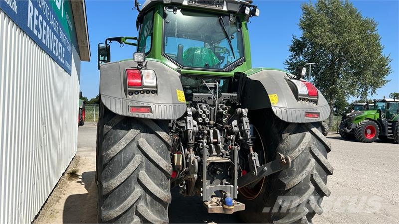 Fendt 933 Vario S4 Profi Plus Med Front PTO Traktory