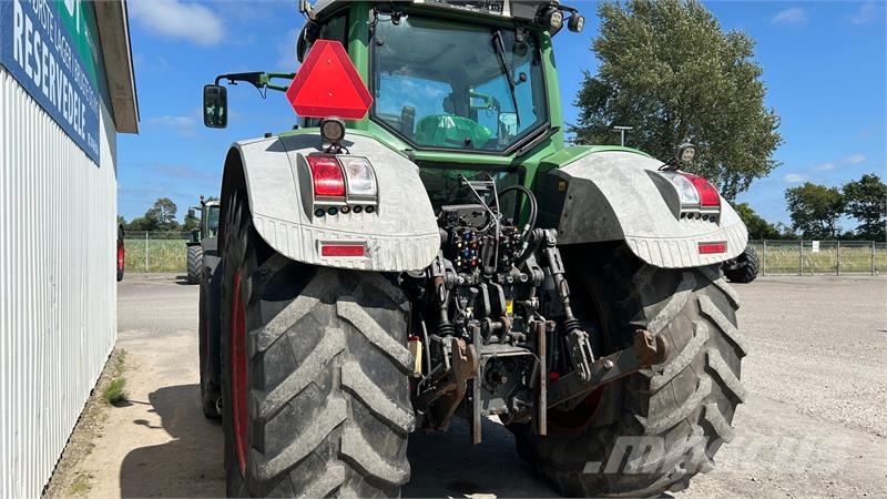 Fendt 933 Vario SCR Profi Plus Med Front PTO Traktorji