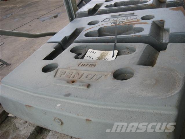 Fendt Frontklodser 117 kg Other tractor accessories