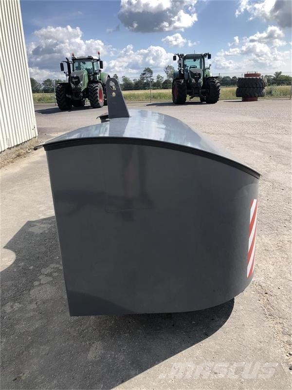  - - - FENDT USV SPECIAL 1800KG FRONTVÆGT Front lodd