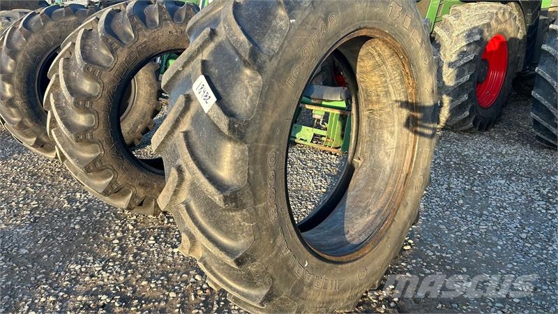 Firestone 420/85R38 الإطارات والعجلات والحافات