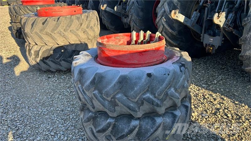  Good Year 420/70R28-28 Dekk, hjul og felger