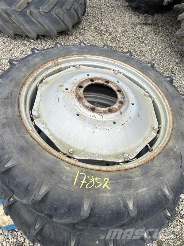 Kleber 270/95R36 - stilbare fælge 8 huls Riepas, riteņi un diski