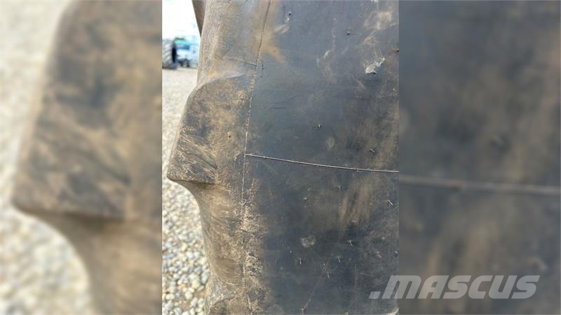 Michelin 1050/50R32 Opony, koła i felgi