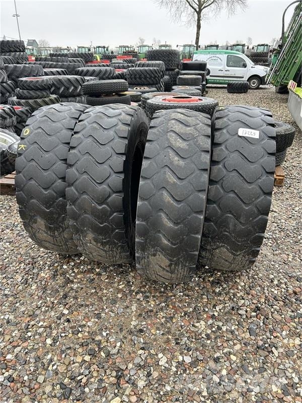 Michelin 15.5R25 Opony, koła i felgi