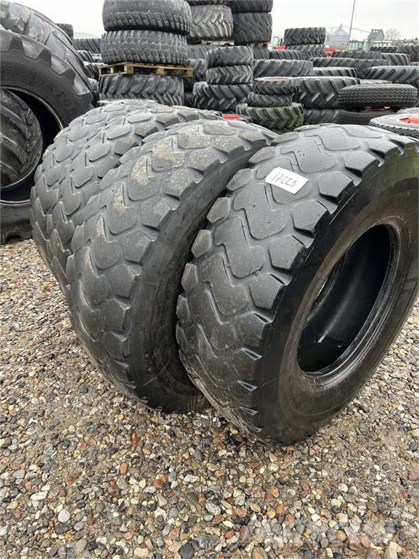 Michelin 15.5R25 Opony, koła i felgi