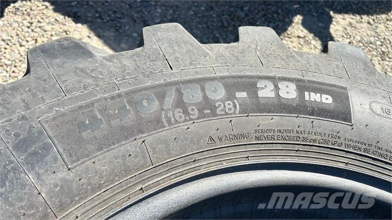 Michelin 440/80-28 Newholland / Case Rendegraver Dekk, hjul og felger