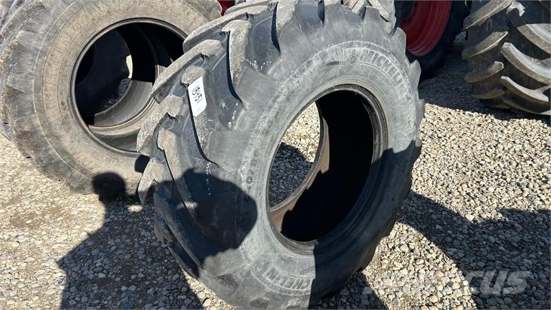 Michelin 440/80R28 Opony, koła i felgi
