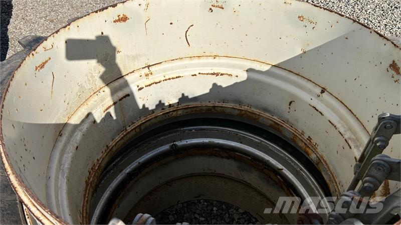 Michelin 650/65R42-42 Gume, točkovi i felne