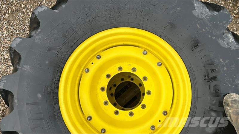 Michelin 650/85R38 + 600/70R28 - John Deere 6.215R Gume, kotači i naplatci