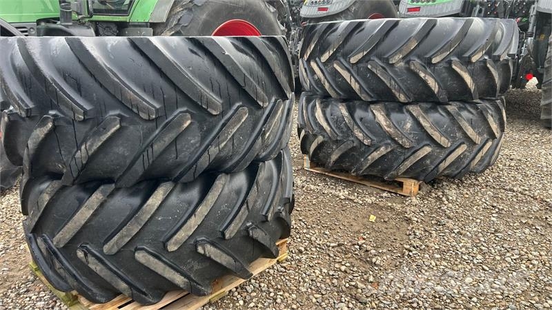 Michelin 650/85R38 + 600/70R28 - John Deere 6.215R Gume, kotači i naplatci