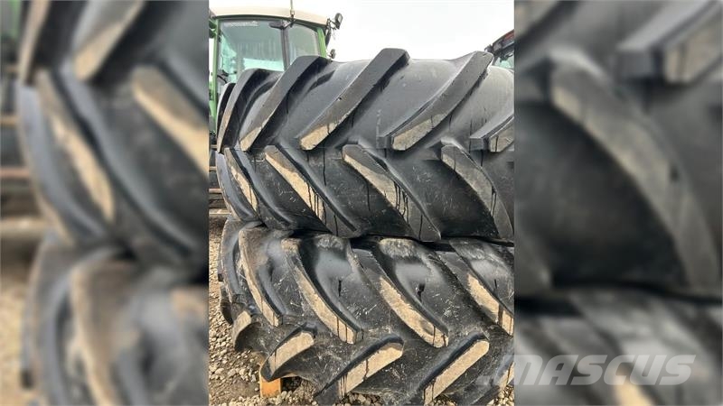 Michelin 650/85R38 + 600/70R28 - John Deere 6.215R Gume, kotači i naplatci