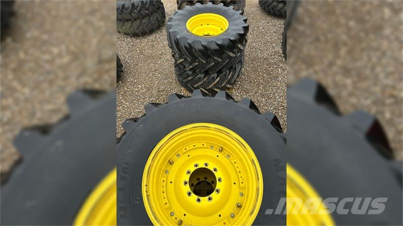 Michelin 650/85R38 + 600/70R28 - John Deere 6.215R Gume, kotači i naplatci