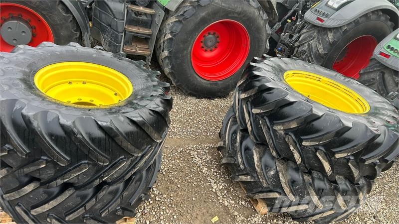 Michelin 650/85R38 + 600/70R28 - John Deere 6.215R Gume, kotači i naplatci