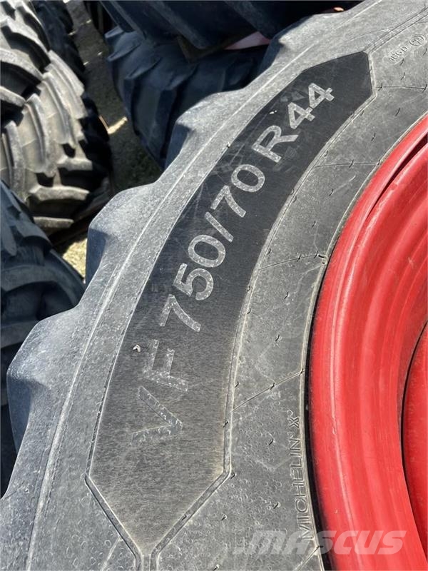 Michelin 750/70R44 VF + 650/60R38 VF Trelleborg Gume, točkovi i felne