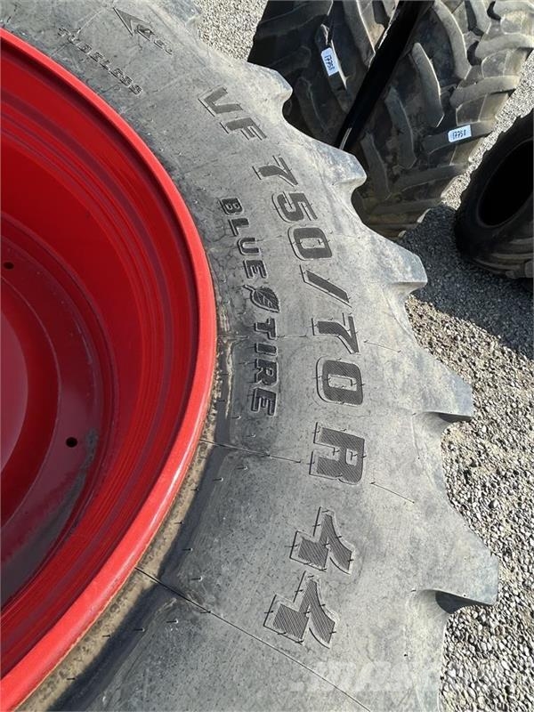 Michelin 750/70R44 VF + 650/60R38 VF Trelleborg Gume, točkovi i felne