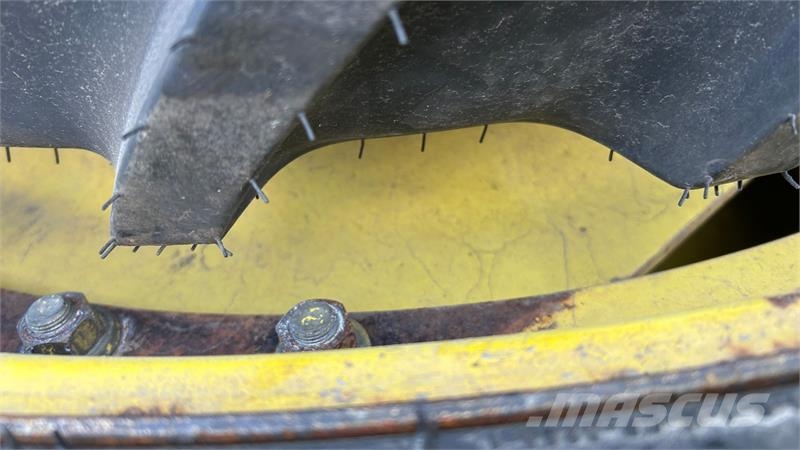 Mitas 270/95R46 + 270/95R32 - stilbare fælge uds. boring Gume, kotači i naplatci