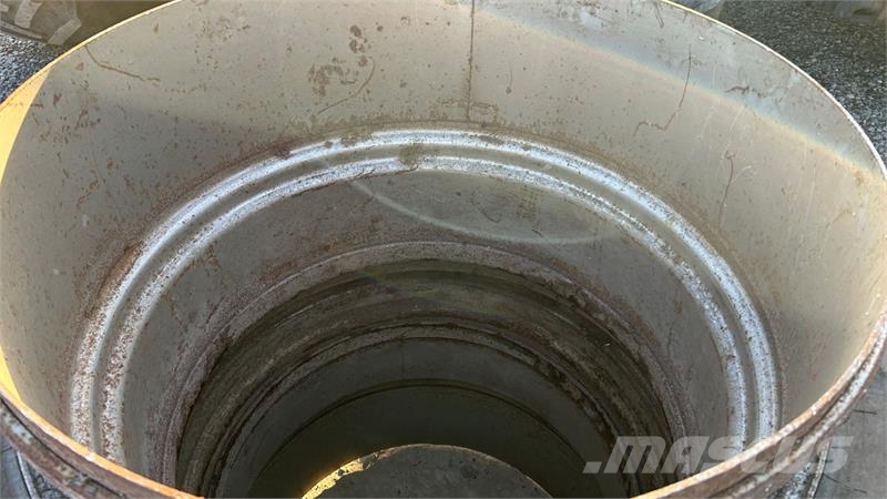 Pirelli 520/85R38-38 Tyres, wheels and rims
