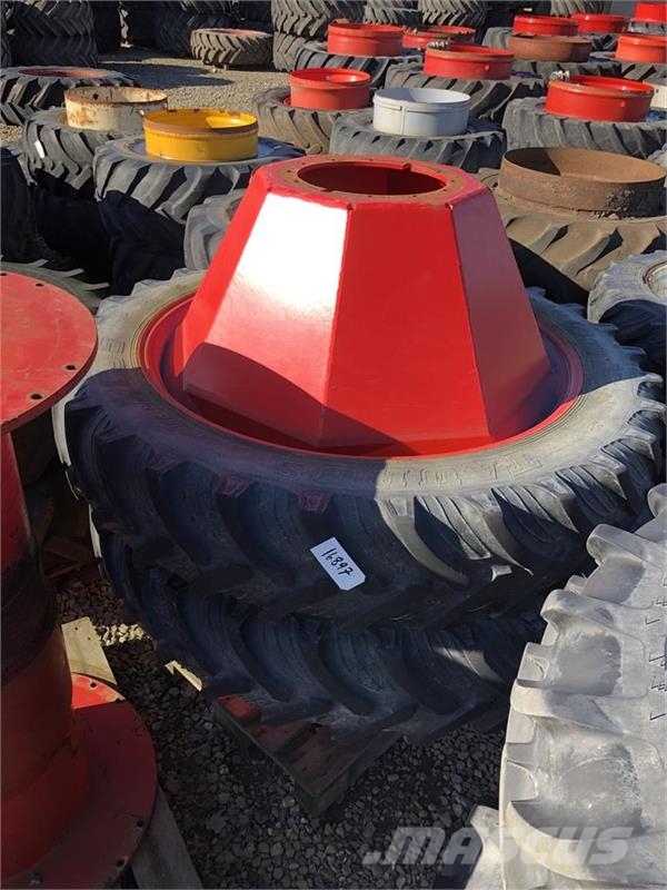 Taurus 340/85R48 spor majs Dekk, hjul og felger
