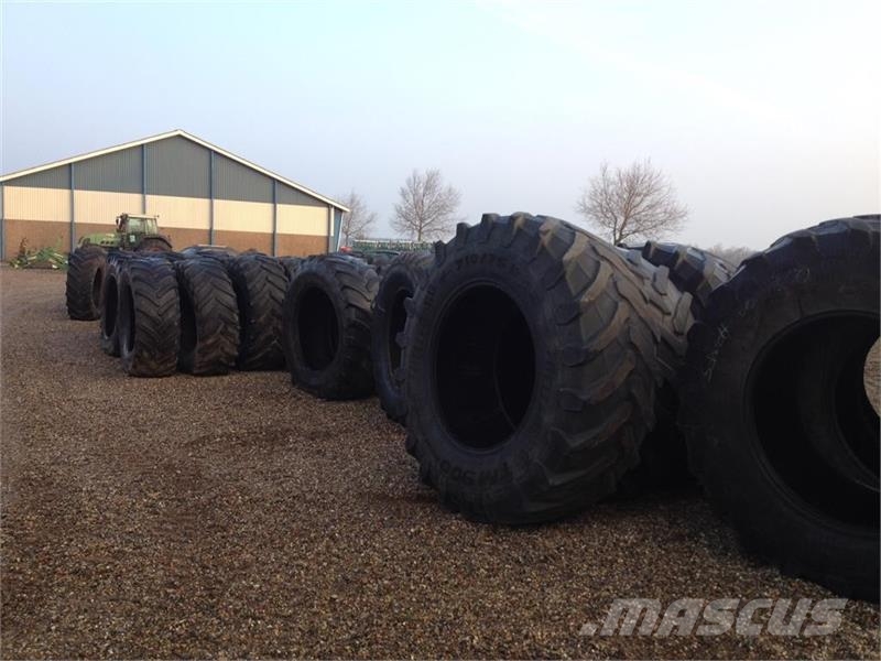 Titan Fendt + div Banden, wielen en velgen