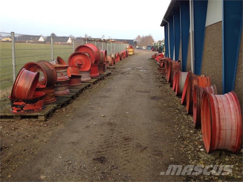 Titan Fendt + div Banden, wielen en velgen