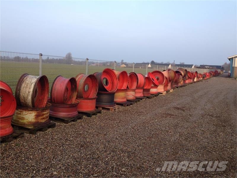 Titan Fendt + div Banden, wielen en velgen