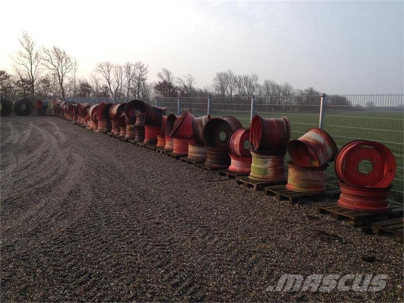 Titan Fendt + div Banden, wielen en velgen