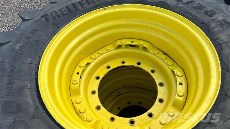 Trelleborg 600/70R30 - John Deere 12 huls Dekk, hjul og felger