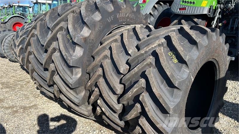 Trelleborg 710/60R42 + 600/60R30 VF afm. Banden, wielen en velgen