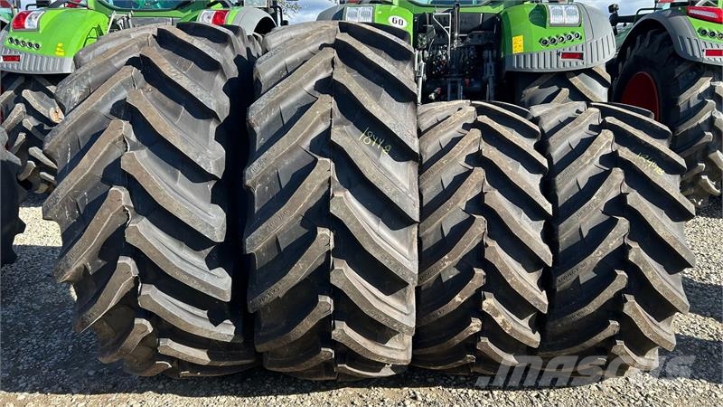 Trelleborg 710/60R42 + 600/60R30 VF afm. Banden, wielen en velgen
