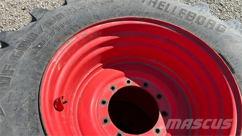 Trelleborg 710/60R42 + 600/60R30 VF Gume, točkovi i felne
