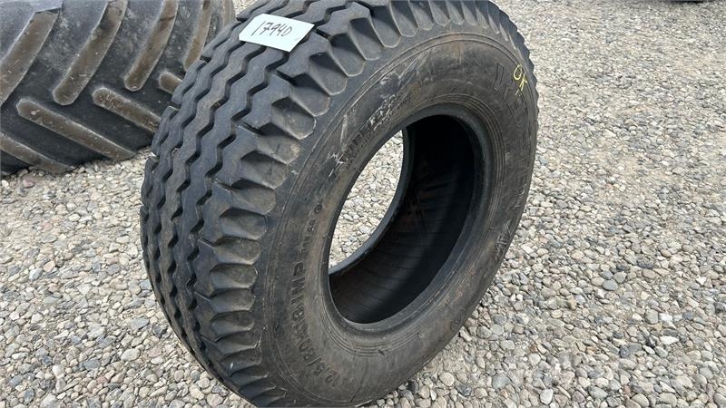 Vredestein 12.5/80-18 Banden, wielen en velgen