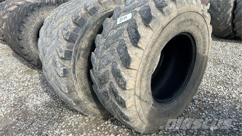 Vredestein 500/70R24 Banden, wielen en velgen