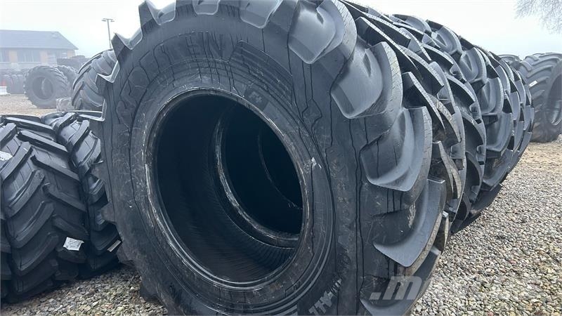 Vredestein 650/85R38 VF afm. Banden, wielen en velgen