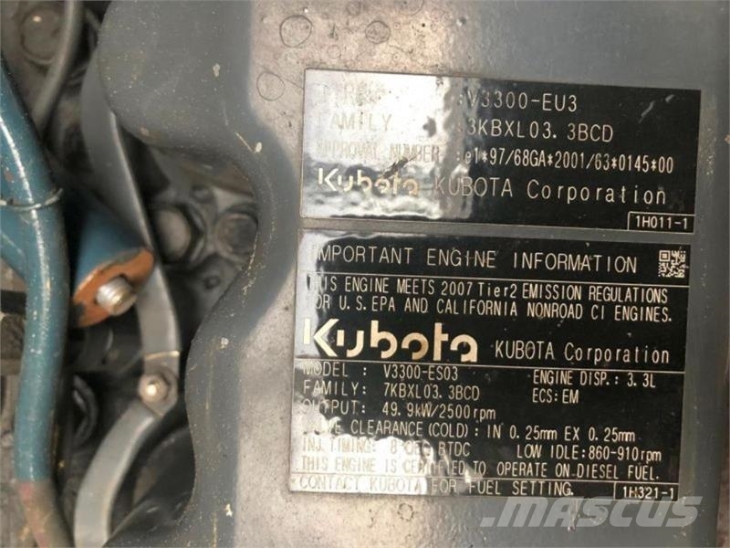 Kubota V3300-EU3 Varikliai