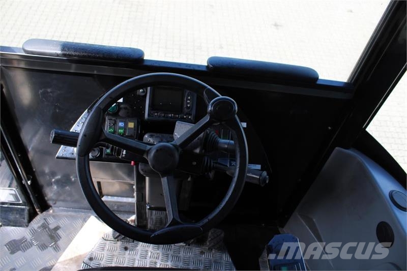MOL RM255 4X4 Terminálový ťahač