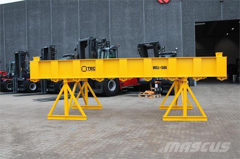 Tec Container 20“ WITH Crane parts and equipment