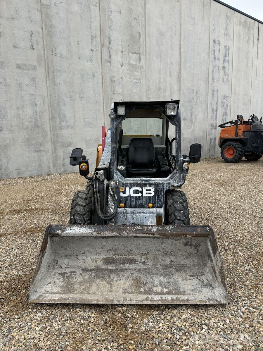 JCB 155 Міні-навантажувачі