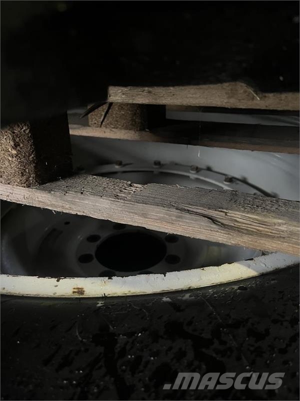 Trelleborg 540/65R30+650/65R42 Gume, kolesa in platišča
