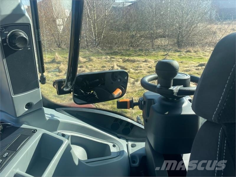Valtra Q265 1A9 Traktorid