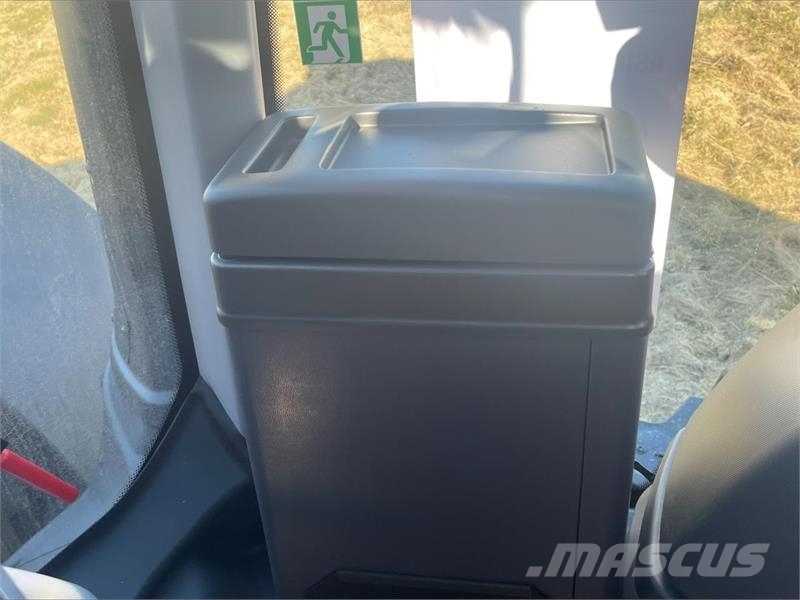 Valtra Q265 1A9 Traktorid